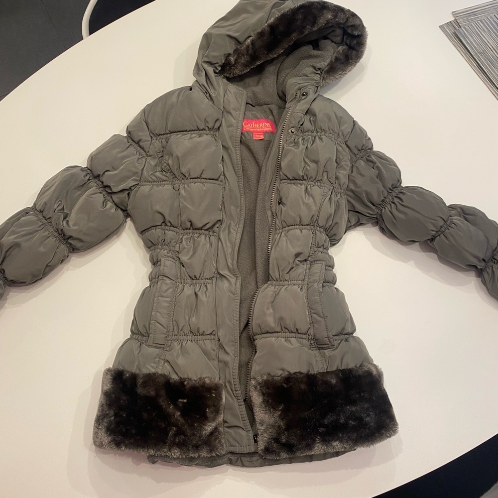 Catherine Malandrino grey winter coat with fake fur trim.